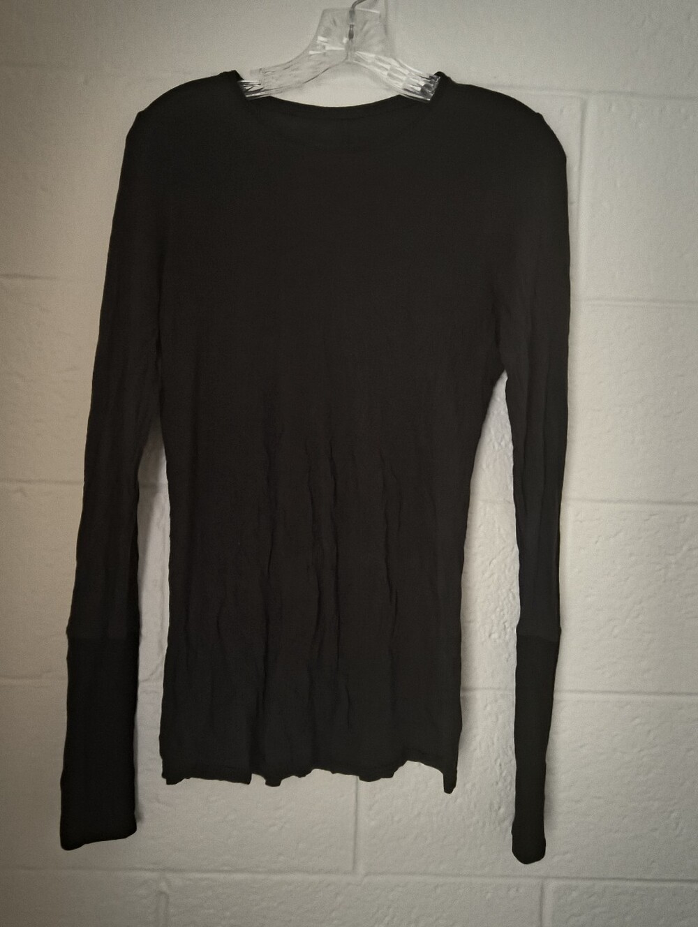 Lululemon Long-Sleeve Women's Top - Size 8